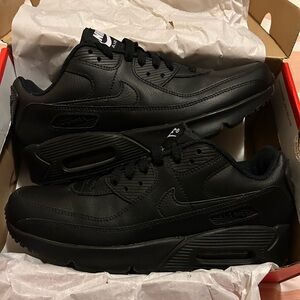 Nike Air Max 90 Black boys big kids size 7y